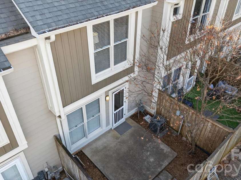 1049 Park West Drive, Charlotte, NC 28209.  MLS# CAR4335923, YatesRealty ID 7052. 