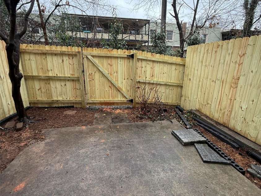 1049 Park West Drive, Charlotte, NC 28209.  MLS# CAR4335923, YatesRealty ID 7052. 
