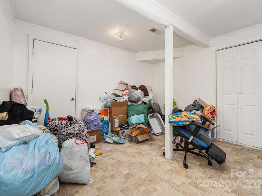 1212 Broad Street, Statesville, NC 28677.  MLS# CAR4238910, YatesRealty ID 7052. 