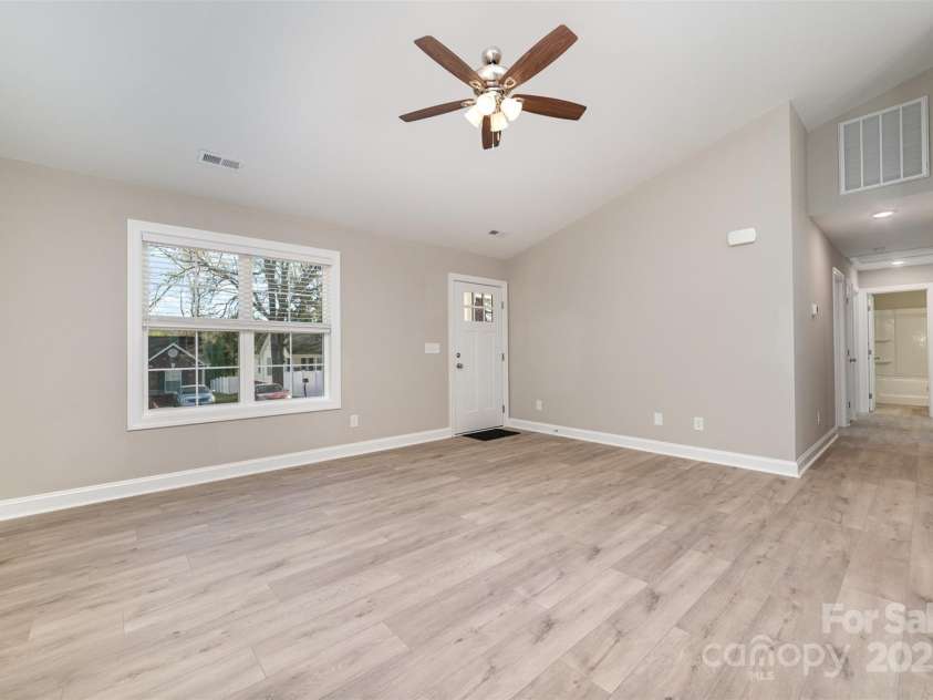 206 19th Street, Kannapolis, NC 28081.  MLS# CAR4240189, YatesRealty ID 7054. 