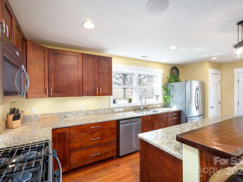 244 Bear Creek Road, Asheville, NC 28806.  MLS# CAR4243521, YatesRealty ID 7055. Incredible Counter Space