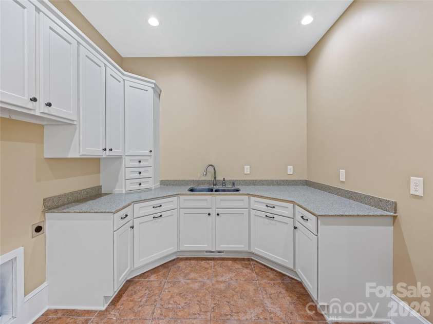 1090 Pearidge Road, Bostic, NC 28018.  MLS# CAR4283526, YatesRealty ID 7056. Main Laundry Room