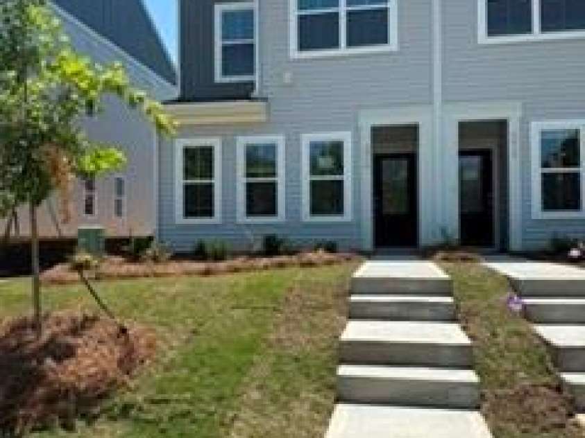 4618 Lakeview Road, Charlotte, NC 28216.  MLS# CAR4352407, YatesRealty ID 7056. 