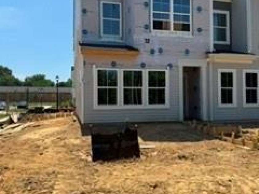 4636 Lakeview Road, Charlotte, NC 28216.  MLS# CAR4352510, YatesRealty ID 7058. Homesite 7 features an end-unit Cannalily plan (under construction) 