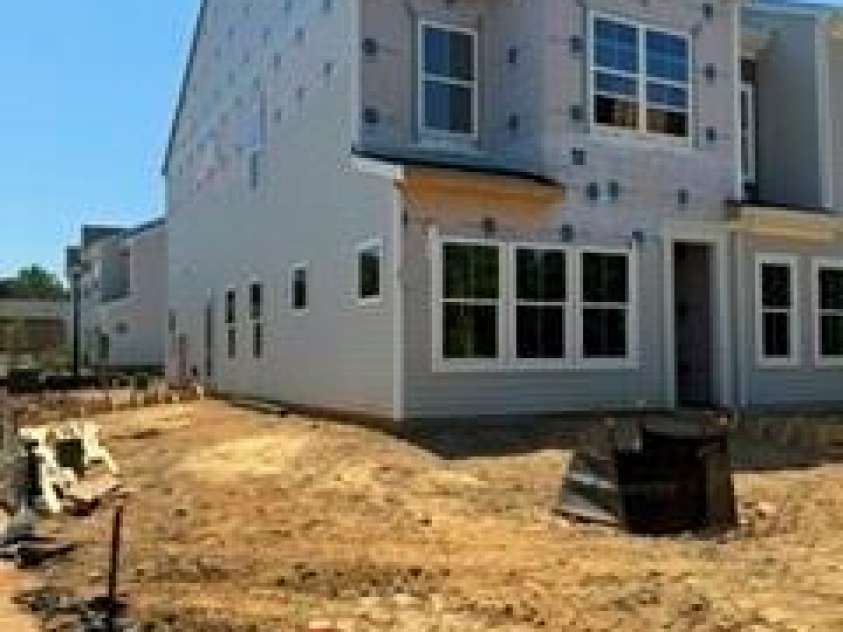 4636 Lakeview Road, Charlotte, NC 28216.  MLS# CAR4352510, YatesRealty ID 7058. Homesite 7 features an end-unit Cannalily plan (under construction) 