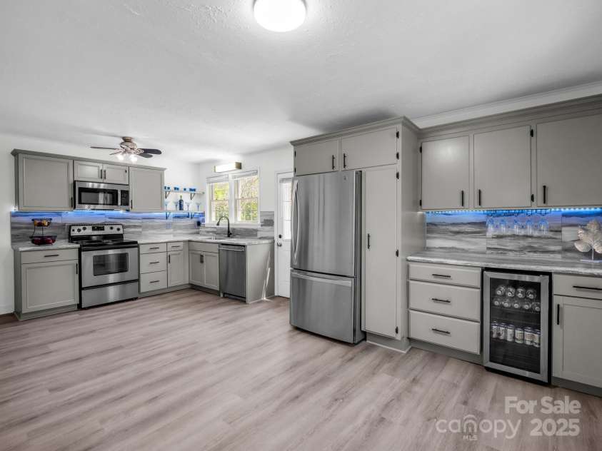 565 Nicholson Creek Road, Brevard, NC 28712.  MLS# CAR4247308, YatesRealty ID 7058. 