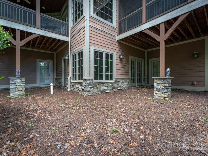 168 Chattooga Run, Hendersonville, NC 28739.  MLS# CAR4250934, YatesRealty ID 706. 