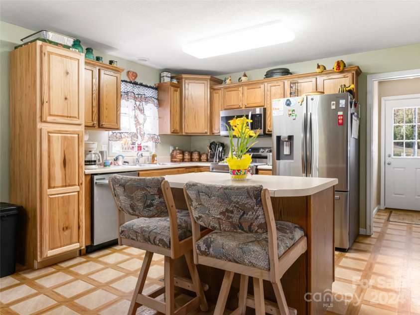 315 Garren Creek Road, Brevard, NC 28712.  MLS# CAR4106629, YatesRealty ID 706. 