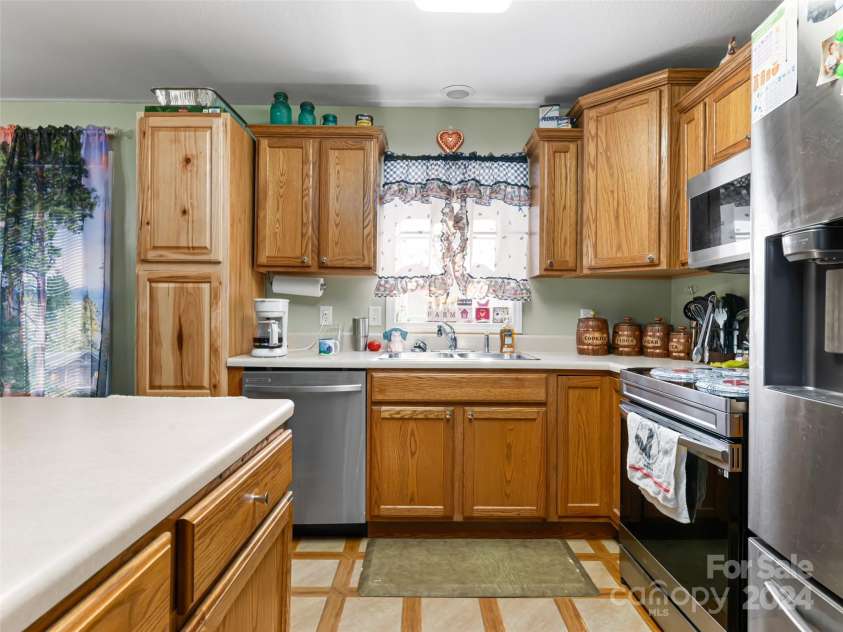 315 Garren Creek Road, Brevard, NC 28712.  MLS# CAR4106629, YatesRealty ID 706. 
