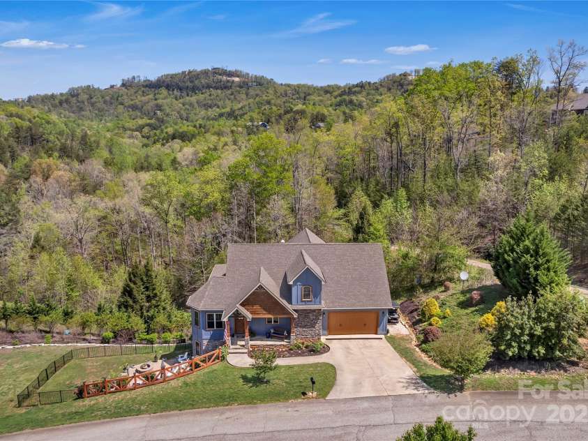 334 Willow Top Lane, Lake Lure, NC 28746.  MLS# CAR4247503, YatesRealty ID 7060. 