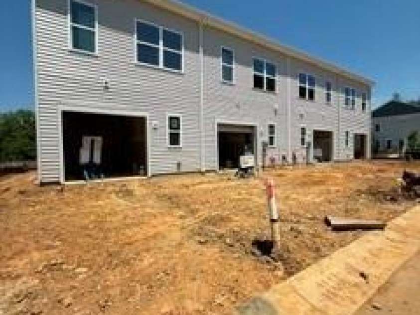 4628 Lakeview Road, Charlotte, NC 28216.  MLS# CAR4355648, YatesRealty ID 7061. Building Under Construction - units 4-7 