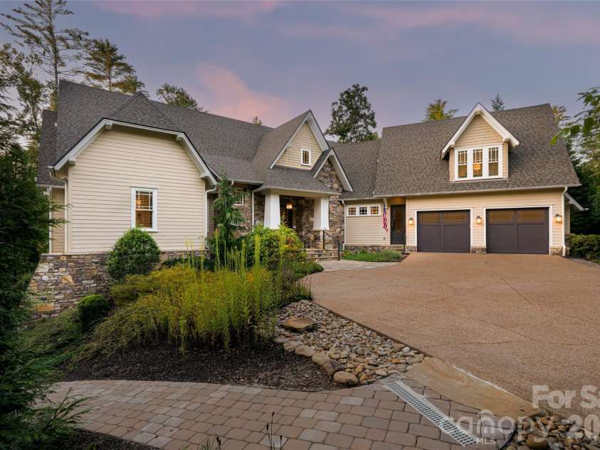 86 Brookline Drive, Asheville, NC 28803.  MLS# CAR4308980, YatesRealty ID 7062. 