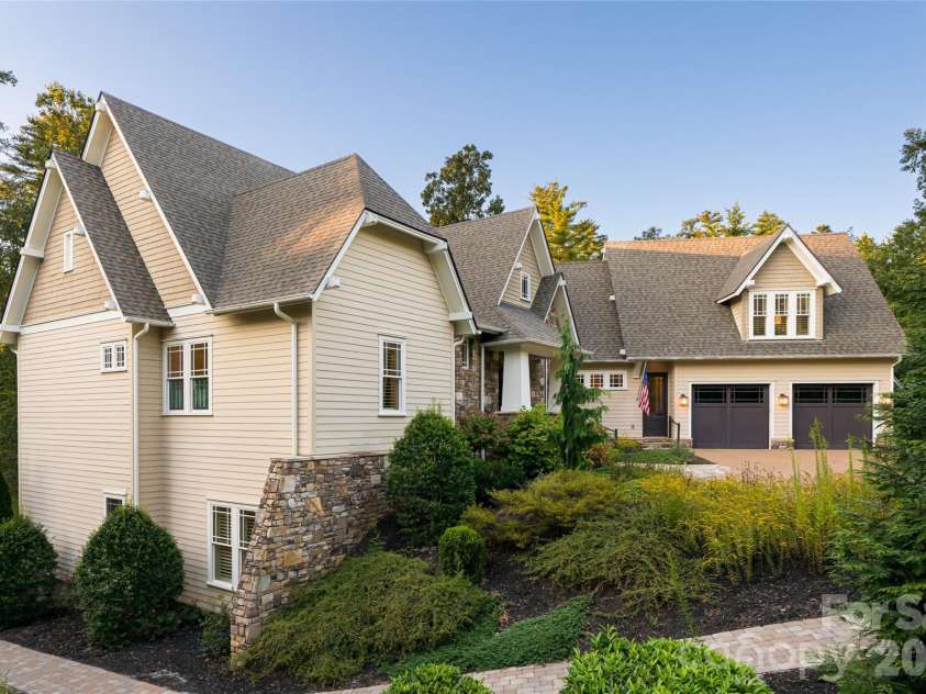 86 Brookline Drive, Asheville, NC 28803.  MLS# CAR4308980, YatesRealty ID 7062. 