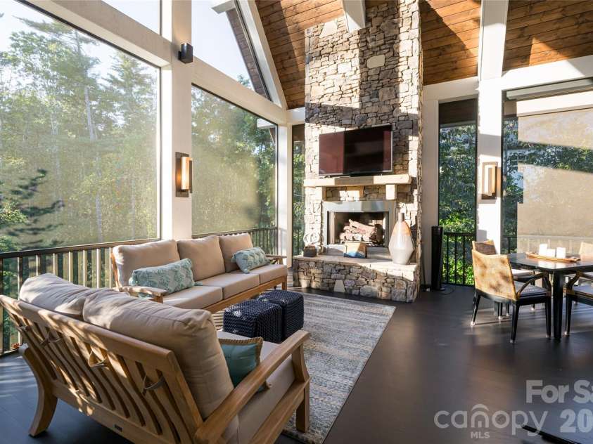 86 Brookline Drive, Asheville, NC 28803.  MLS# CAR4308980, YatesRealty ID 7062. 