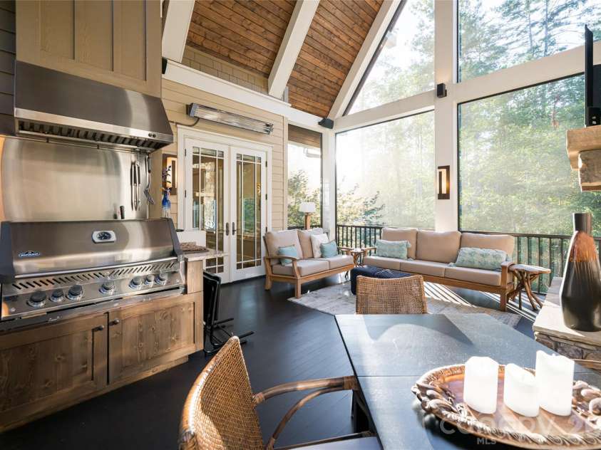 86 Brookline Drive, Asheville, NC 28803.  MLS# CAR4308980, YatesRealty ID 7062. 