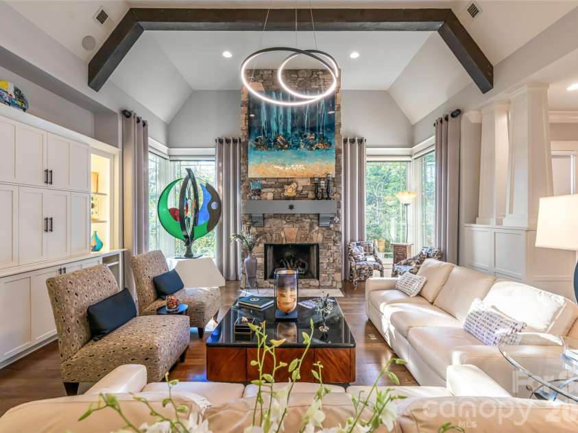 86 Brookline Drive, Asheville, NC 28803.  MLS# CAR4308980, YatesRealty ID 7062. 