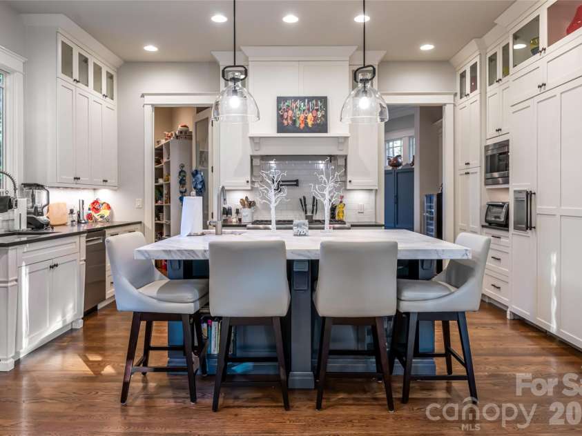 86 Brookline Drive, Asheville, NC 28803.  MLS# CAR4308980, YatesRealty ID 7062. 