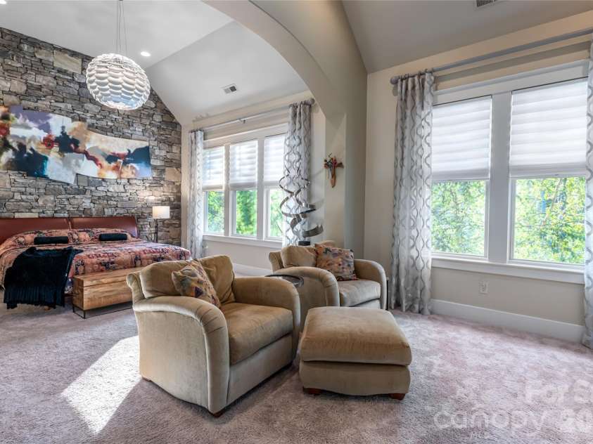 86 Brookline Drive, Asheville, NC 28803.  MLS# CAR4308980, YatesRealty ID 7062. 