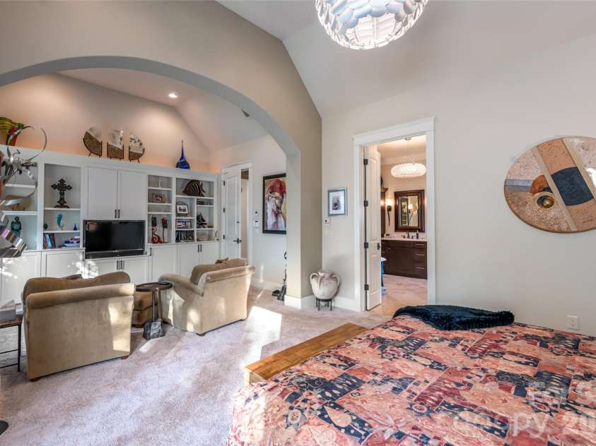 86 Brookline Drive, Asheville, NC 28803.  MLS# CAR4308980, YatesRealty ID 7062. 