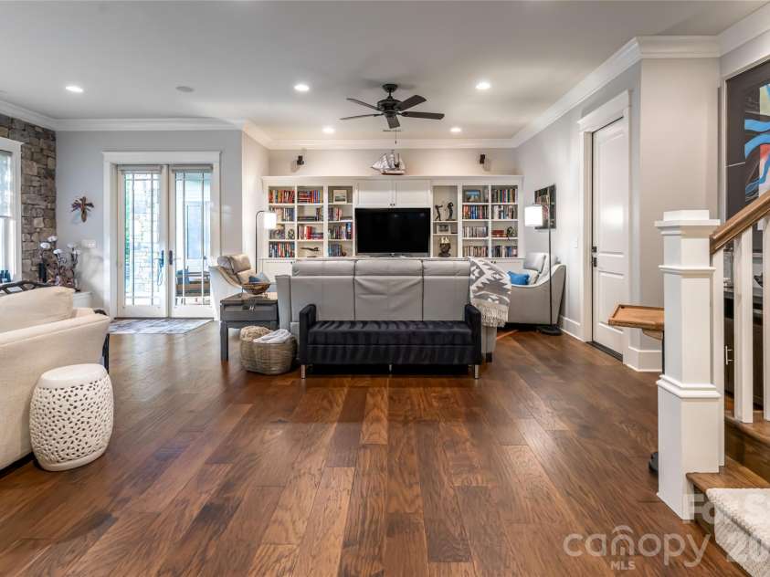 86 Brookline Drive, Asheville, NC 28803.  MLS# CAR4308980, YatesRealty ID 7062. 