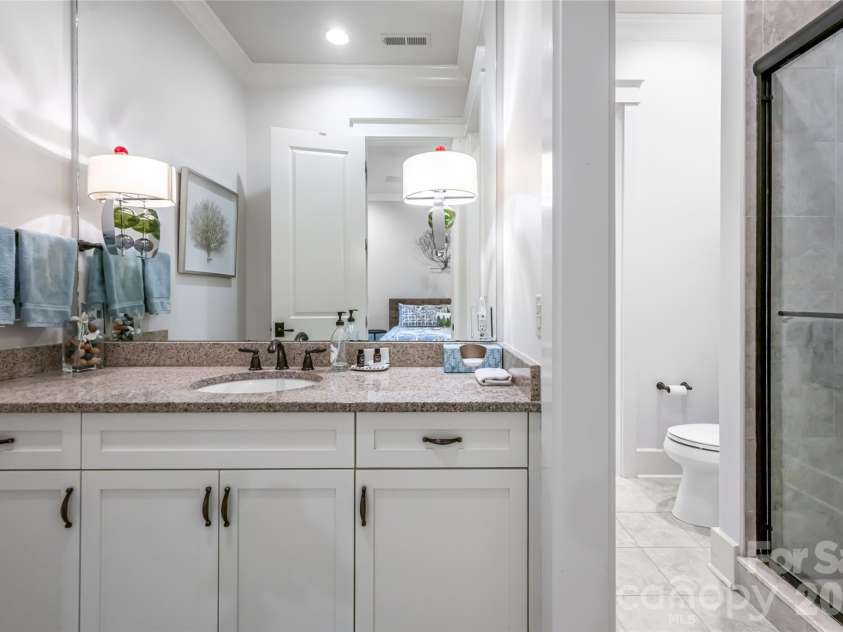 86 Brookline Drive, Asheville, NC 28803.  MLS# CAR4308980, YatesRealty ID 7062. 