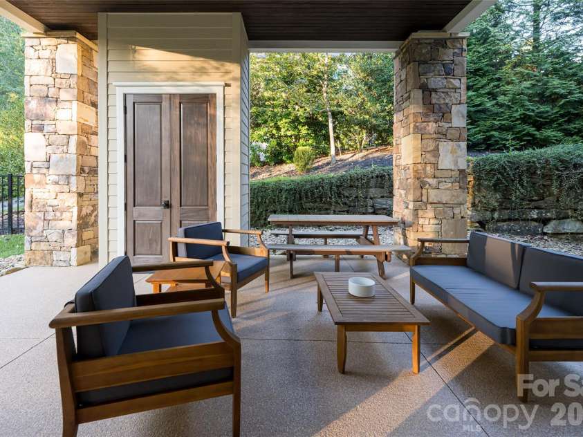 86 Brookline Drive, Asheville, NC 28803.  MLS# CAR4308980, YatesRealty ID 7062. 