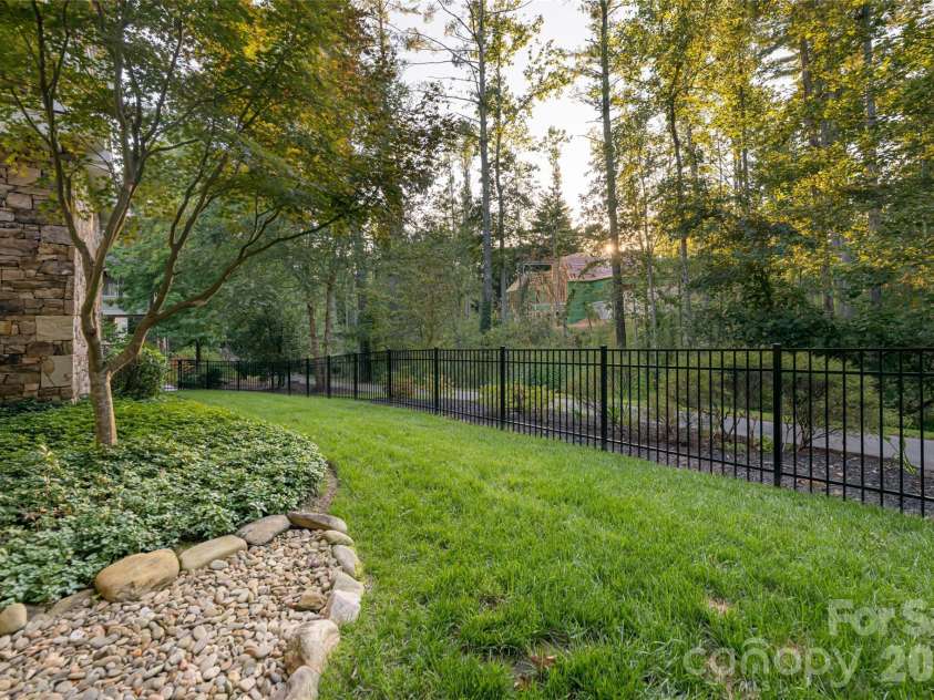 86 Brookline Drive, Asheville, NC 28803.  MLS# CAR4308980, YatesRealty ID 7062. 