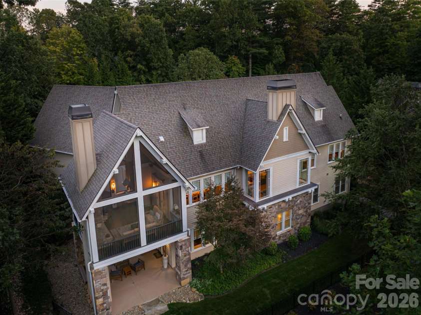 86 Brookline Drive, Asheville, NC 28803.  MLS# CAR4308980, YatesRealty ID 7062. 