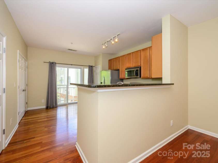 535 Donatello Avenue, Charlotte, NC 28205.  MLS# CAR4241924, YatesRealty ID 7063. 