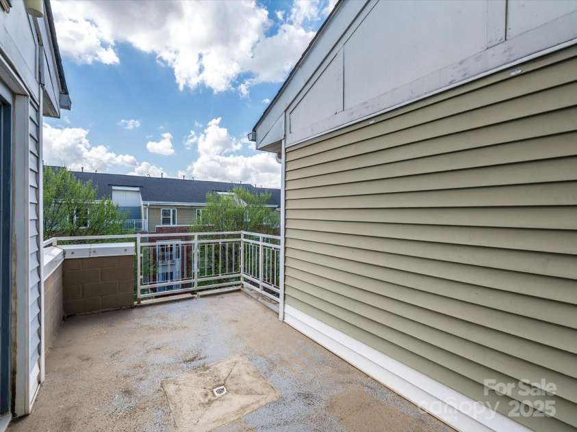 535 Donatello Avenue, Charlotte, NC 28205.  MLS# CAR4241924, YatesRealty ID 7063. 