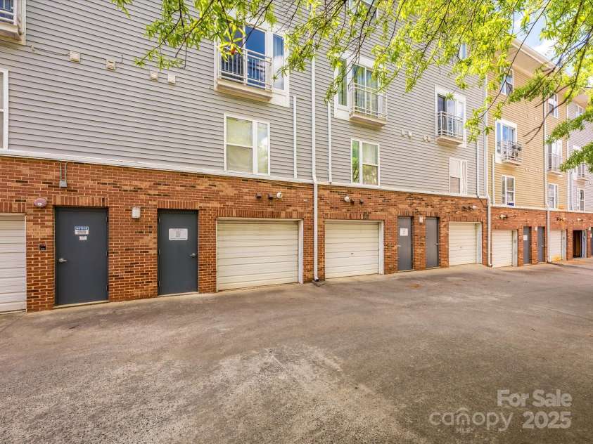 535 Donatello Avenue, Charlotte, NC 28205.  MLS# CAR4241924, YatesRealty ID 7063. 