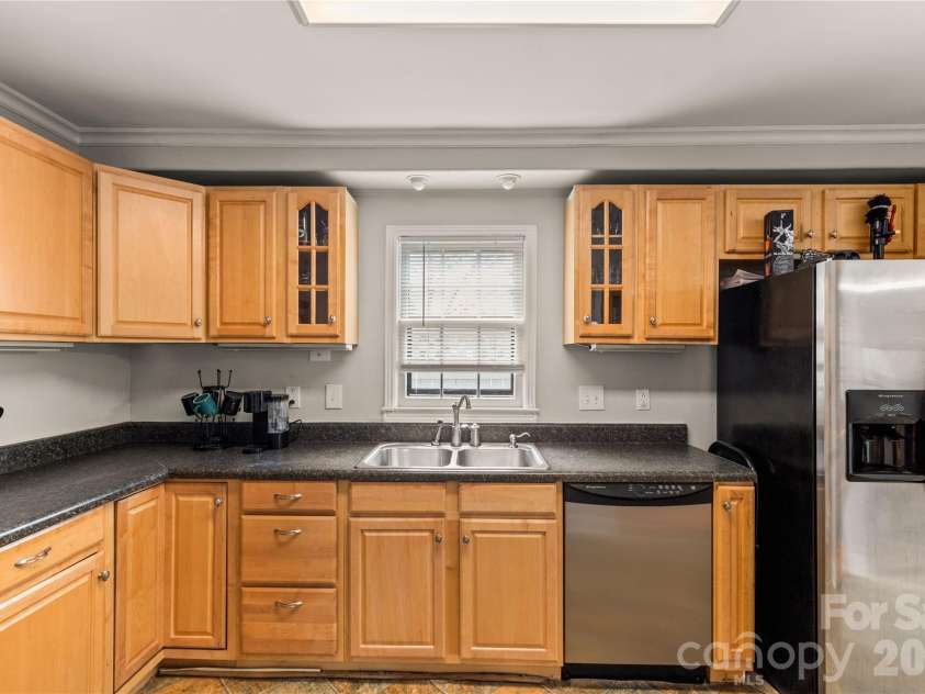 2222 Yorkhills Drive, Charlotte, NC 28217.  MLS# CAR4356923, YatesRealty ID 7065. 