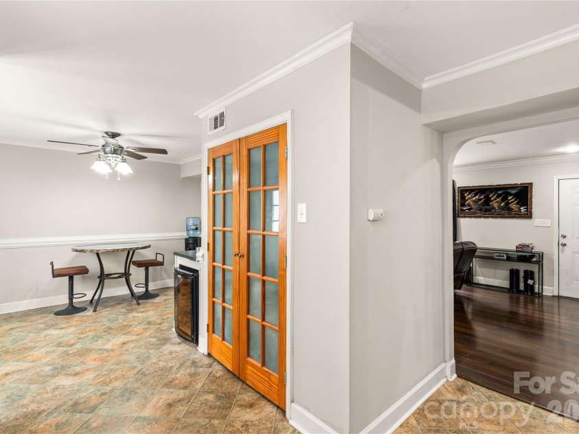 2222 Yorkhills Drive, Charlotte, NC 28217.  MLS# CAR4356923, YatesRealty ID 7065. 