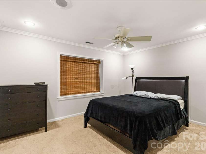2222 Yorkhills Drive, Charlotte, NC 28217.  MLS# CAR4356923, YatesRealty ID 7065. 