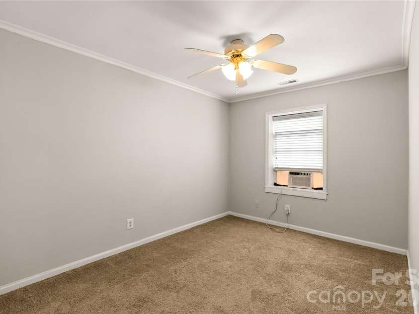 2222 Yorkhills Drive, Charlotte, NC 28217.  MLS# CAR4356923, YatesRealty ID 7065. 