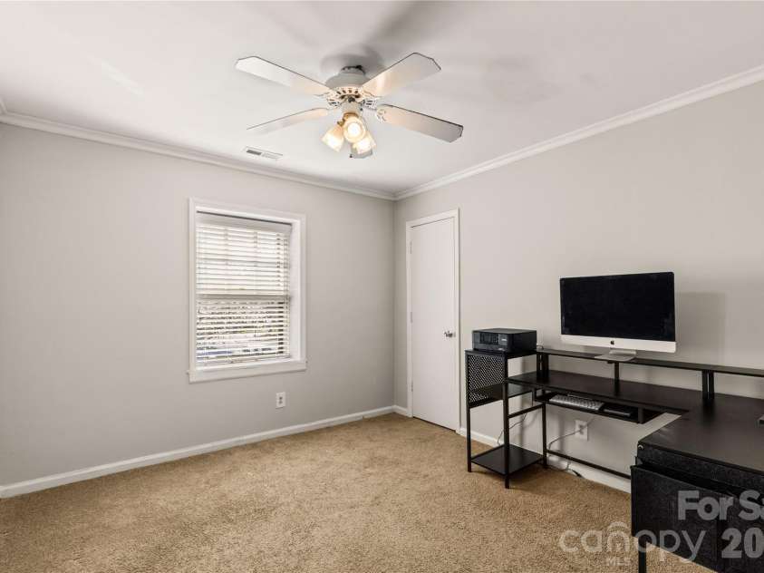 2222 Yorkhills Drive, Charlotte, NC 28217.  MLS# CAR4356923, YatesRealty ID 7065. 