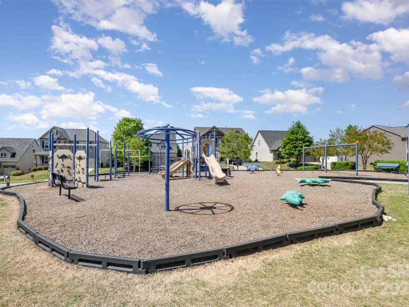 190 Silverspring Place, Mooresville, NC 28117.  MLS# CAR4243695, YatesRealty ID 7067. 
