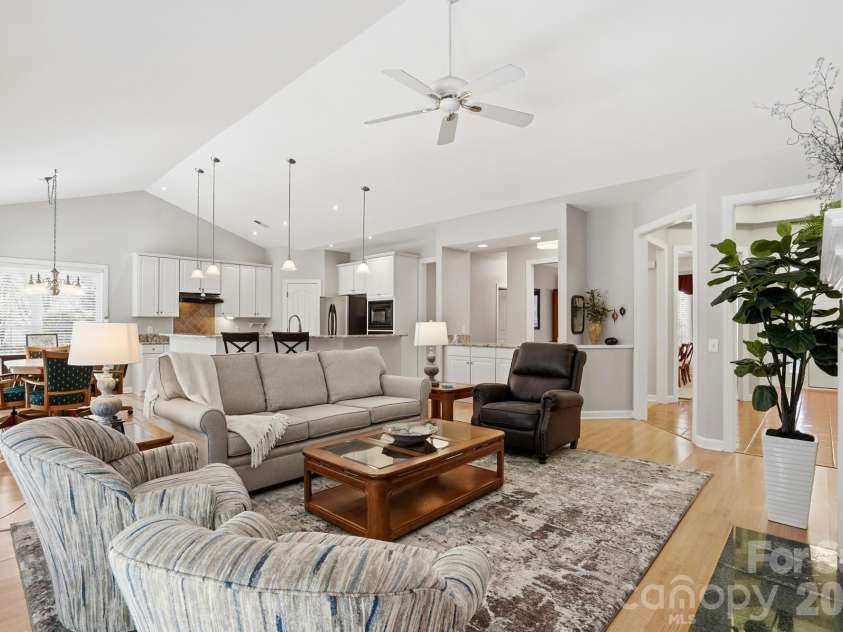 5906 Vireo Court, Charlotte, NC 28269.  MLS# CAR4340513, YatesRealty ID 7068. 
