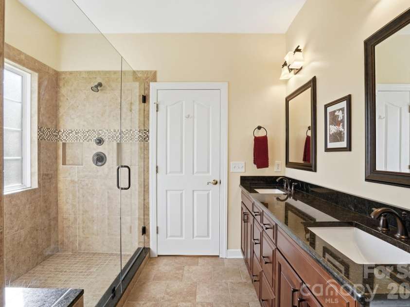 5906 Vireo Court, Charlotte, NC 28269.  MLS# CAR4340513, YatesRealty ID 7068. 