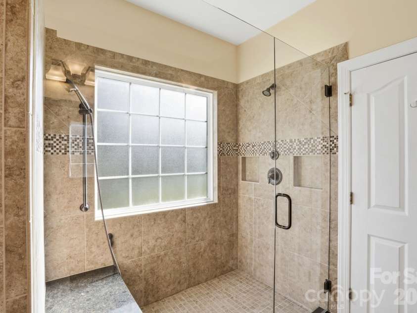 5906 Vireo Court, Charlotte, NC 28269.  MLS# CAR4340513, YatesRealty ID 7068. 