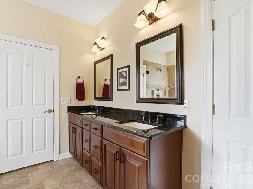 5906 Vireo Court, Charlotte, NC 28269.  MLS# CAR4340513, YatesRealty ID 7068. 