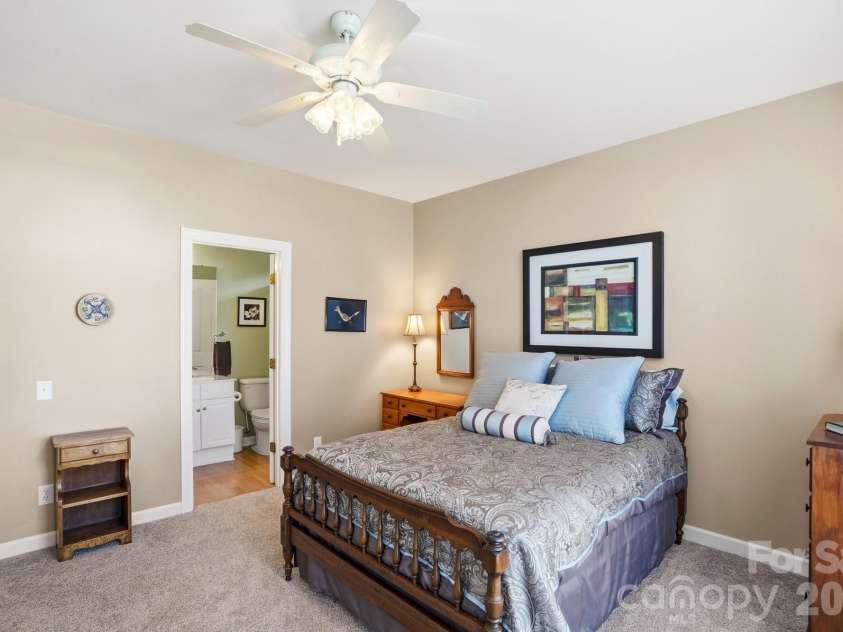 5906 Vireo Court, Charlotte, NC 28269.  MLS# CAR4340513, YatesRealty ID 7068. 