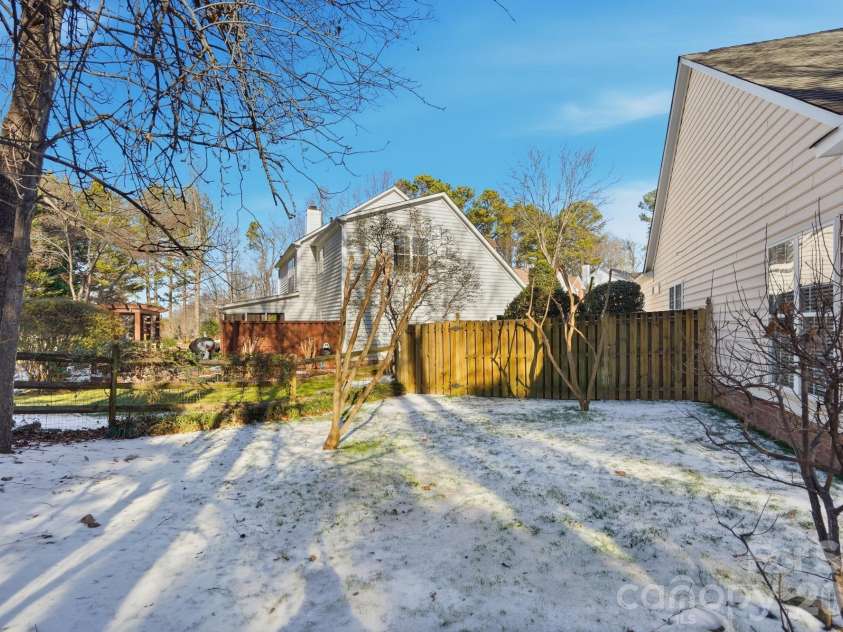 5906 Vireo Court, Charlotte, NC 28269.  MLS# CAR4340513, YatesRealty ID 7068. 
