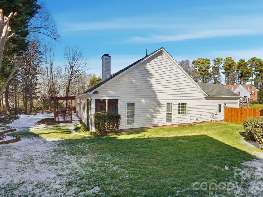 5906 Vireo Court, Charlotte, NC 28269.  MLS# CAR4340513, YatesRealty ID 7068. 