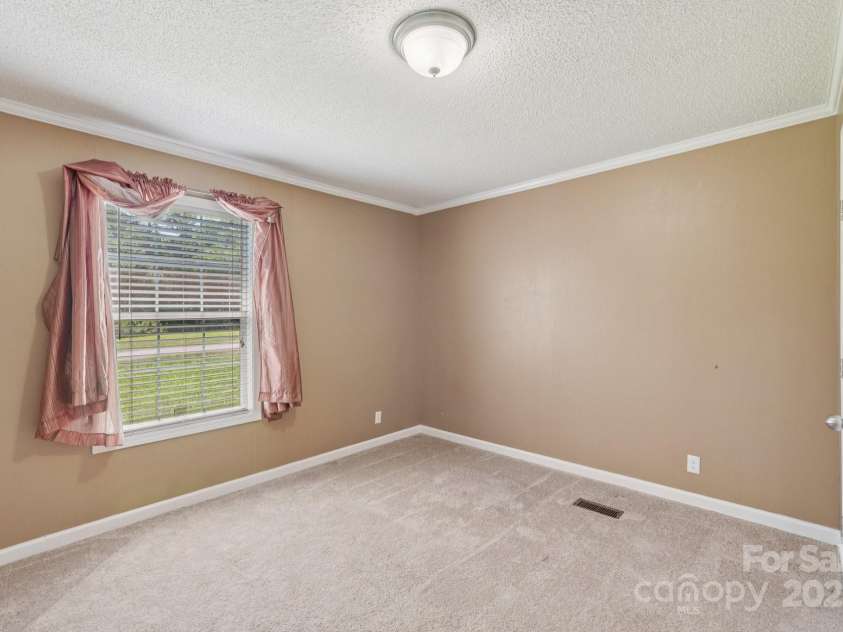 1069 Heather Glen Drive, Catawba, NC 28609.  MLS# CAR4273544, YatesRealty ID 7071. 