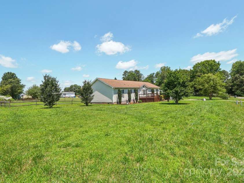 1069 Heather Glen Drive, Catawba, NC 28609.  MLS# CAR4273544, YatesRealty ID 7071. 