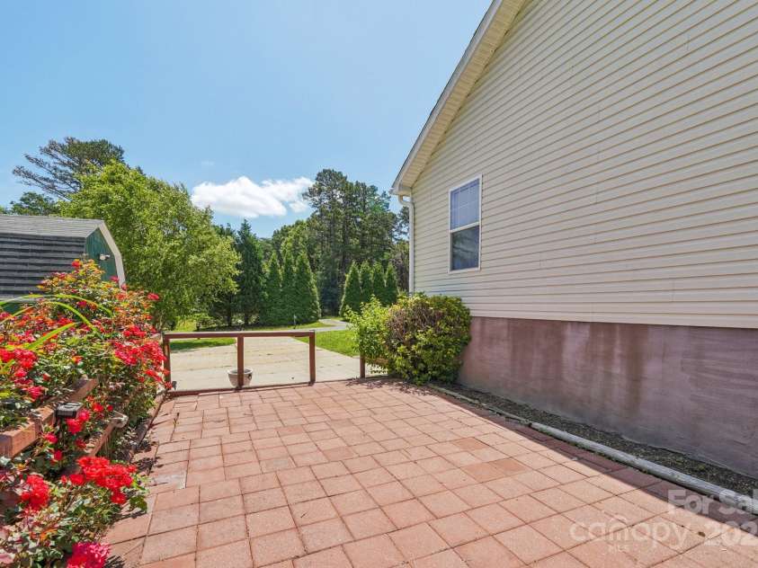 1069 Heather Glen Drive, Catawba, NC 28609.  MLS# CAR4273544, YatesRealty ID 7071. 