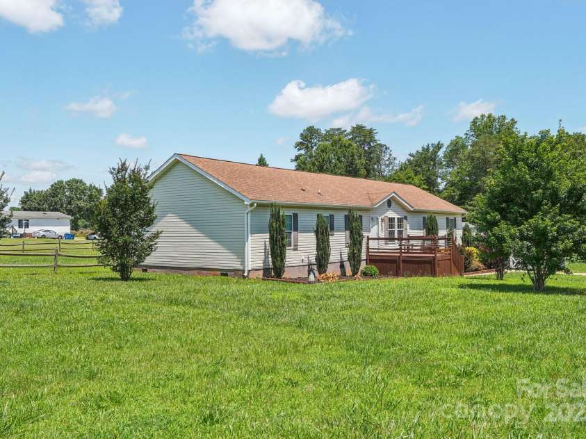 1069 Heather Glen Drive, Catawba, NC 28609.  MLS# CAR4273544, YatesRealty ID 7071. 