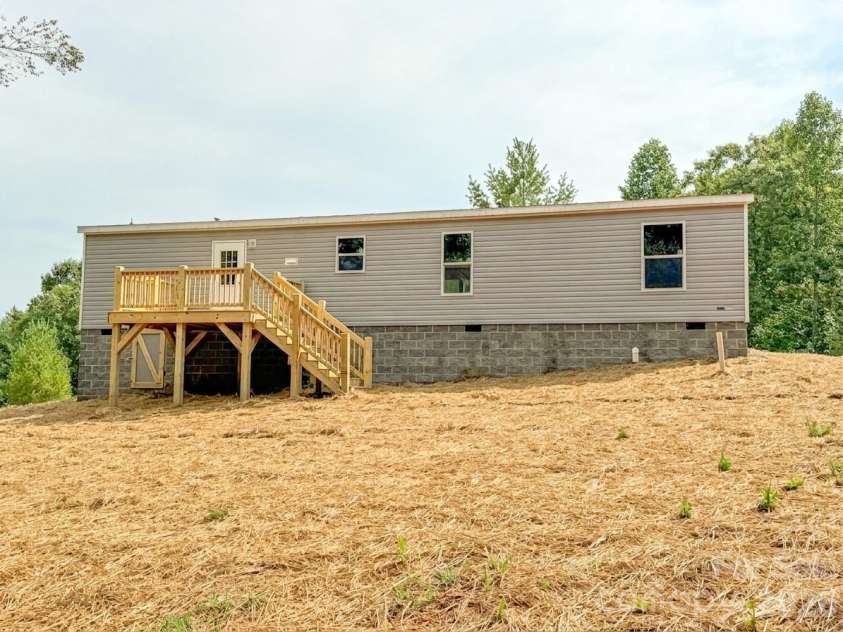 4277 Chinquapin Circle, Lenoir, NC 28645.  MLS# CAR4422352, YatesRealty ID 7072. 