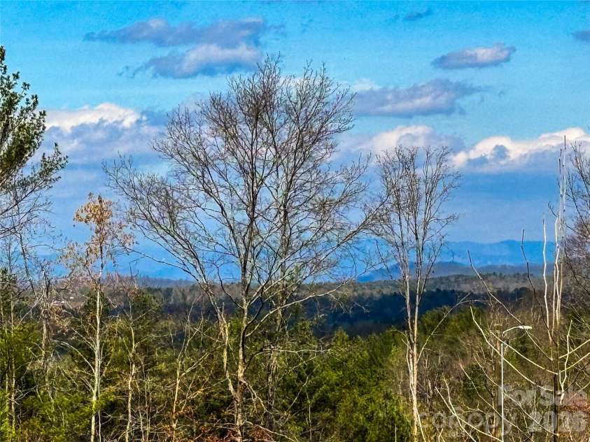 4277 Chinquapin Circle, Lenoir, NC 28645.  MLS# CAR4422352, YatesRealty ID 7072. 